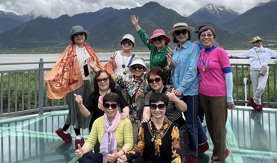 青藏铁路：拉萨林芝珠峰纳木措 卧飞13天