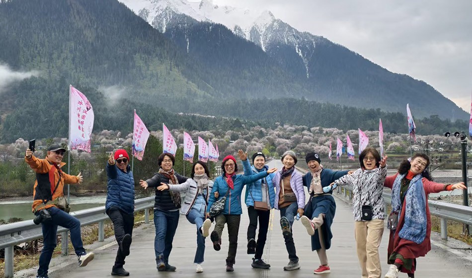 青藏铁路:拉萨珠峰纳木措 卧飞10天