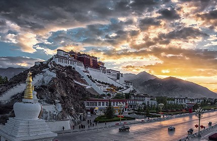 西藏桃花节：直飞林芝+拉萨+日喀则+珠峰+青藏铁路13日