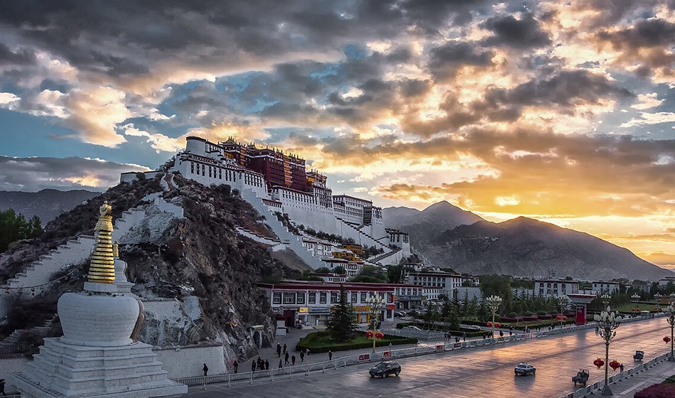 西藏桃花节：直飞林芝+拉萨+日喀则+珠峰+青藏铁路13日